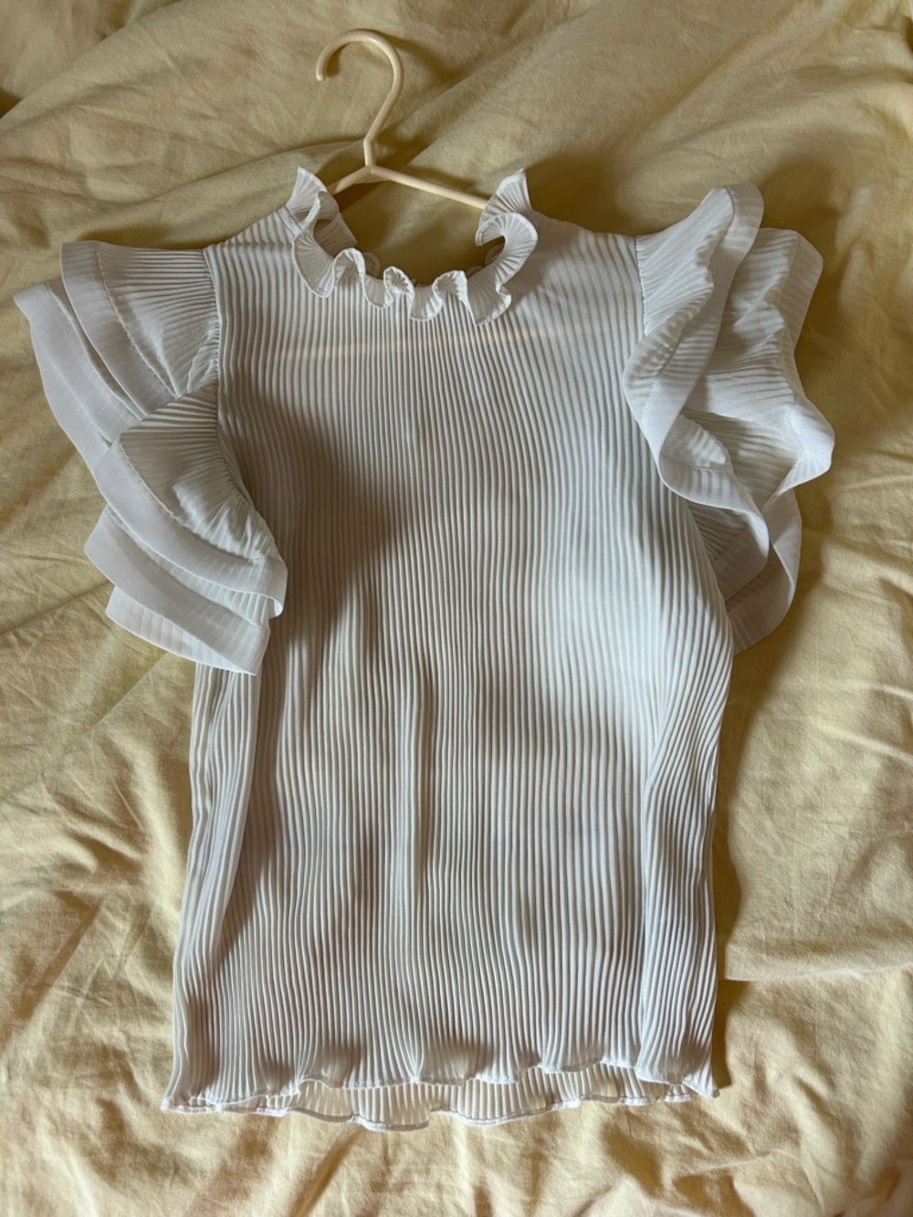 White ruffle sleeve from Honey